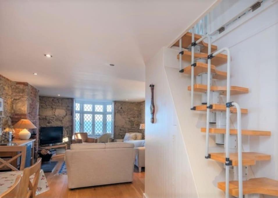 The Old Boat House, Seaview - Seafront Three Bedroom Cottage With Separate Two Bedroom Annexe ภายนอก รูปภาพ