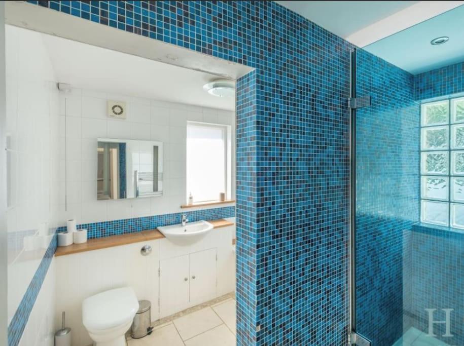 The Old Boat House, Seaview - Seafront Three Bedroom Cottage With Separate Two Bedroom Annexe ภายนอก รูปภาพ