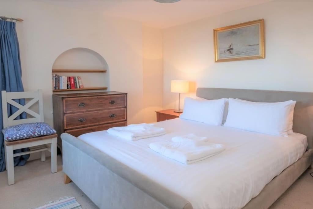 The Old Boat House, Seaview - Seafront Three Bedroom Cottage With Separate Two Bedroom Annexe ภายนอก รูปภาพ